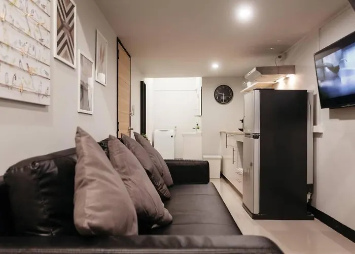 아파트 S1 Large Duplex Silom 3 Beds, Full Kitchen Wifi *