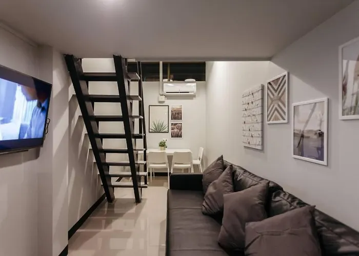 S1 Large Duplex Silom 3 Beds, Full Kitchen Wifi 방콕