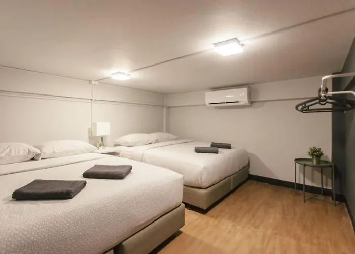 아파트 S1 Large Duplex Silom 3 Beds, Full Kitchen Wifi 방콕