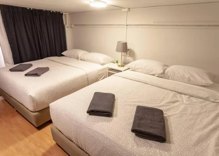 S1 Large Duplex Silom 3 Beds, Full Kitchen Wifi *
